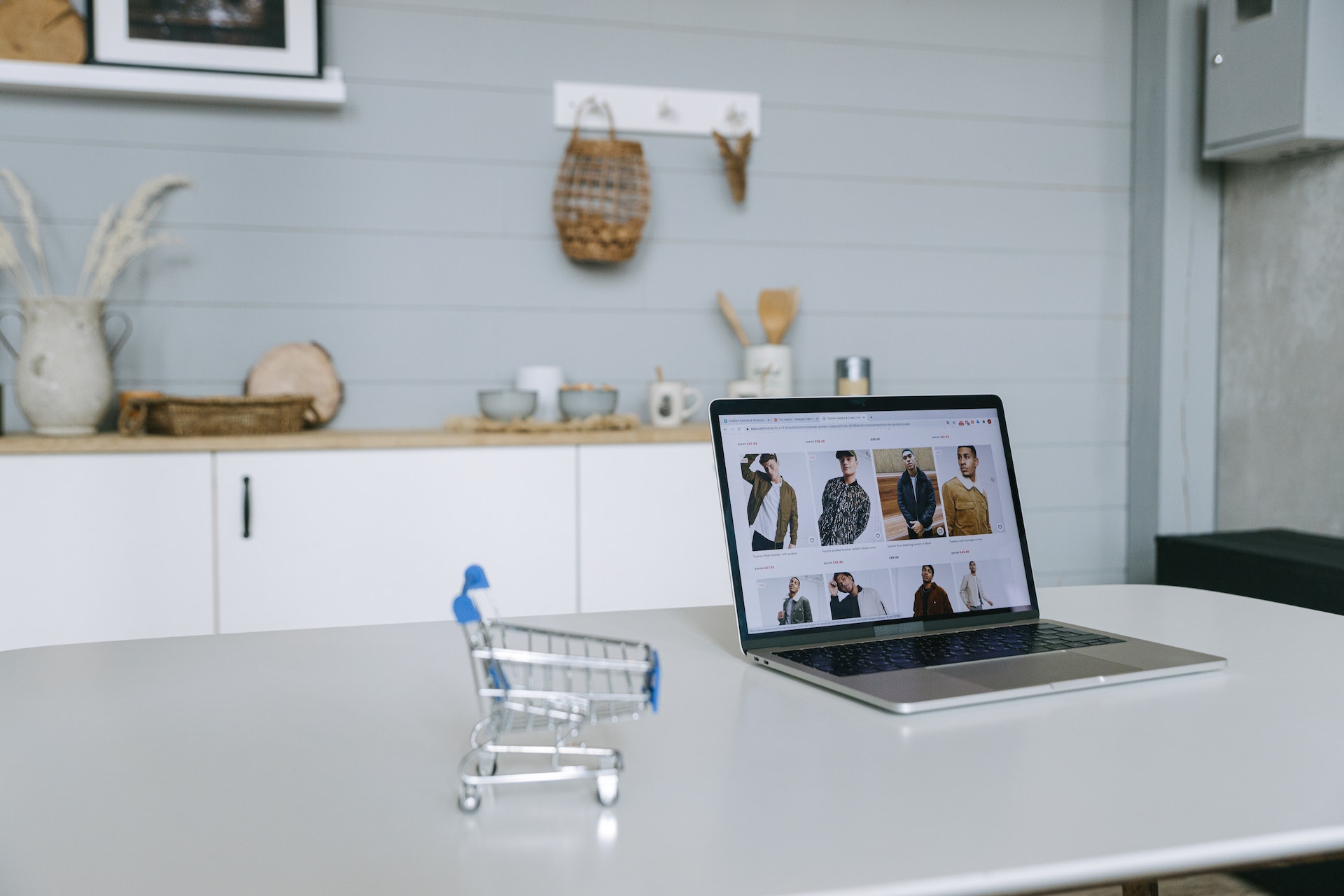 10 Tips for Creating Killer Product Pages on Shopify